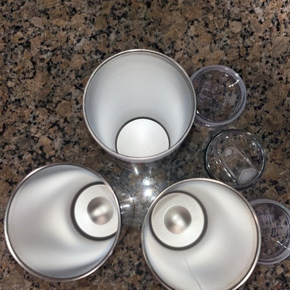 SET OF 3️⃣ YELLOWSTONE Tumblers with Lids - Picture 12 of 15